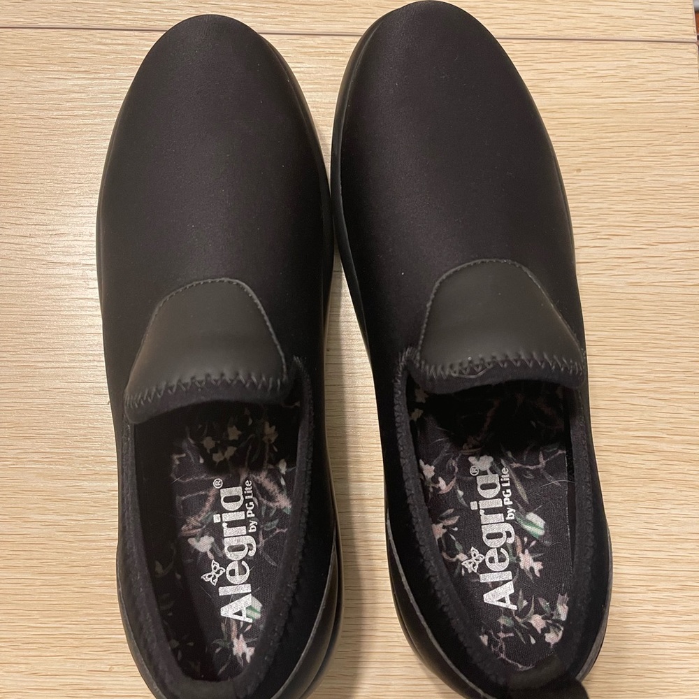 Womens Algeria  size 9.5